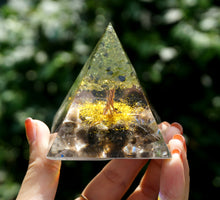 Load image into Gallery viewer, Tree Of Life Orgonite Peridot with Smoky Natural Stone Pyramid
