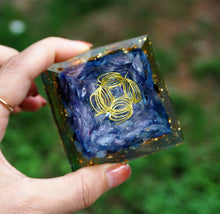 Load image into Gallery viewer, Orgonite Clear Crystal With Amethyst Kyanite Natural Stone Pyramid
